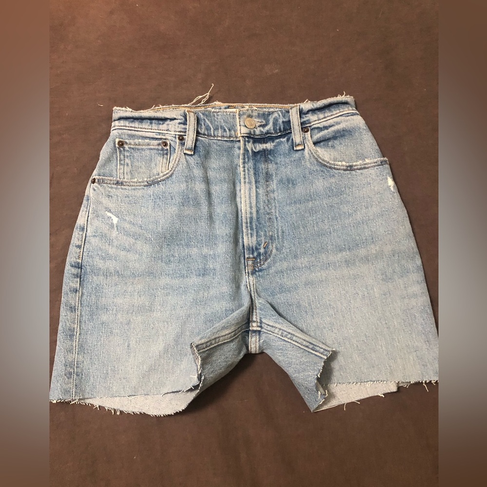 Abercrombie 90’s Straight Ultra High Rise jean shorts Size 26 or 2 Curve Love.